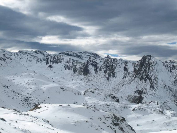 Blick nach Westen auf den Weißenkopf (2452m)