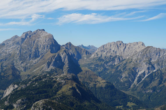 Nur der Gipfel des Collin ragt aus den Wolkenbänken heraus