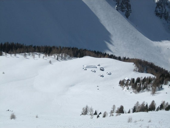 Blick zurück hinunter auf die Matschacher Alm, im Hintergrund das Hochstuhlkar