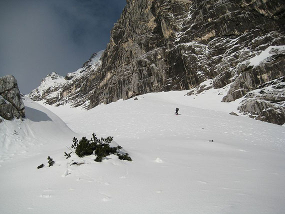 Beim Aufstieg im westlichen (meist sonnigen) Karteil