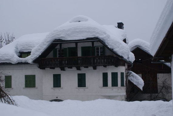 Schon bei der Anfahrt zeigt sich, dass dieser Winter in Oberkärnten gewaltig viel Schnee gebracht hat, hier ein Bild aus Mauthen