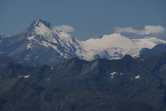 Der Glockner in seiner ganzen Pracht, flankiert vom Johannisberg