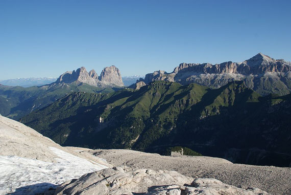 Am nächsten Morgen der Sellstock (rechts) und der Langkofel (links)