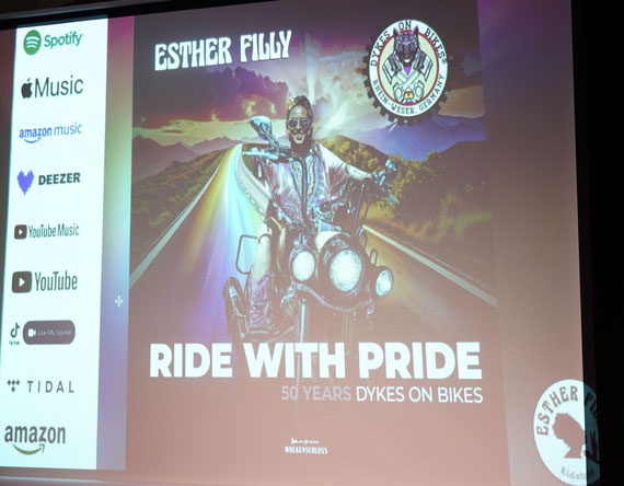Esther Filly bei Dykes_on_Bikes_FOTO_wwwMiOfoto_de_Gerd_Schuett