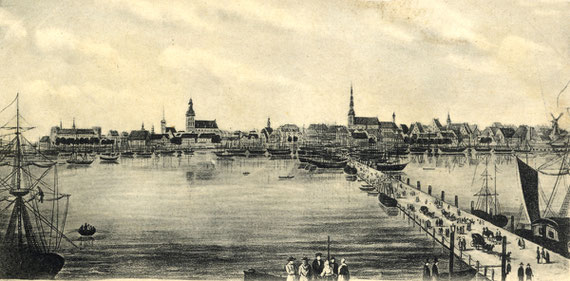 Riga um 1840. Von links: Schloss, Kronskirche zu St. Jakob, Domkirche, rechts der Brücke die Petrikirche.