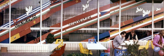 Das moderne Einkaufszentrum Wallstraße, anlässlich Herbstmarkt 1989 mit Hinstimmung auf 40 Jahre DDR, auf Solidarität und Friedensbewegung