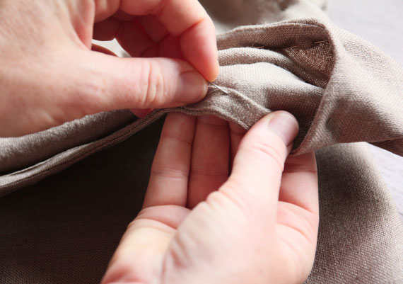 Modekollektion aus Seide und Kleidung