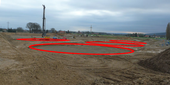 Baustelle der geplanten "Biomethangasanlage" am Bohmter Hafen am 15.3.2024 mit Markierung runder Fundamente