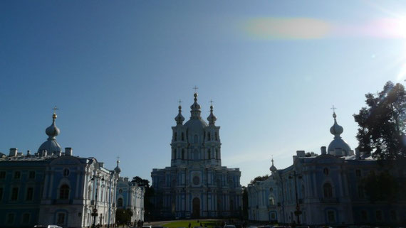 La cathedrale Smolny, toute bleue et blanche