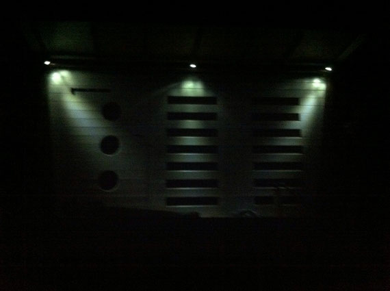 mit LED- Solarbeleuchtung