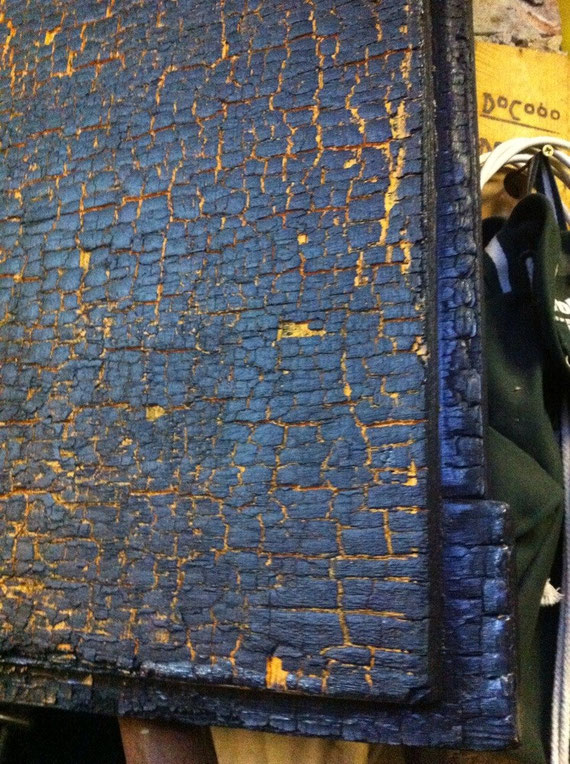 konstruktive Kunst, pyromane Kunst, verbrannt, Dero Construct