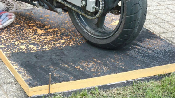 konstruktive Kunst, pyromane Kunst, verbrannt, burn out