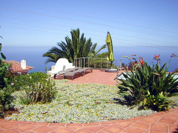 Terrasse am Pool