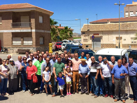 Ballesta lidera una caravana por el campo murciano y destaca la "gran productividad agrícola" de la zona