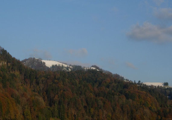 im Tösstal, auf dem Hörnli liegt Schnee - 26. Okt. 2010