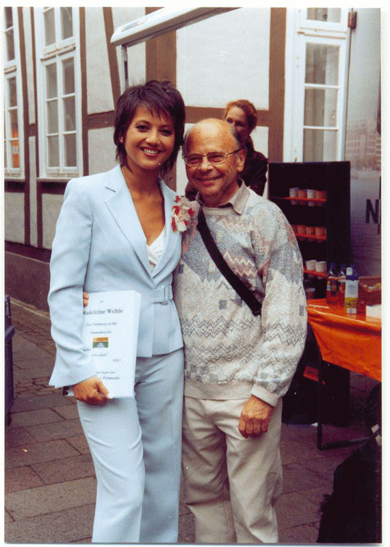 Madeleine Wehle und ich nach der "Aktuellen Schaubude" in Nienburg 2005