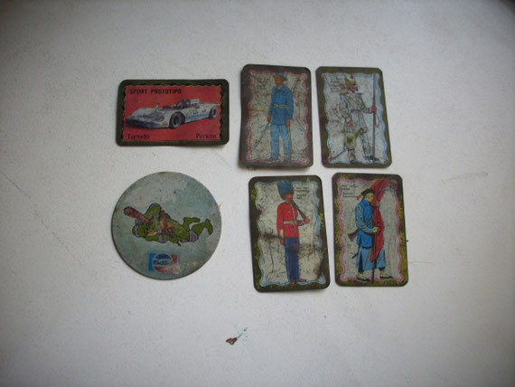 Figuritas de chapa.