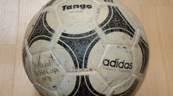 "Tango", la pelota oficial del mundial 78.