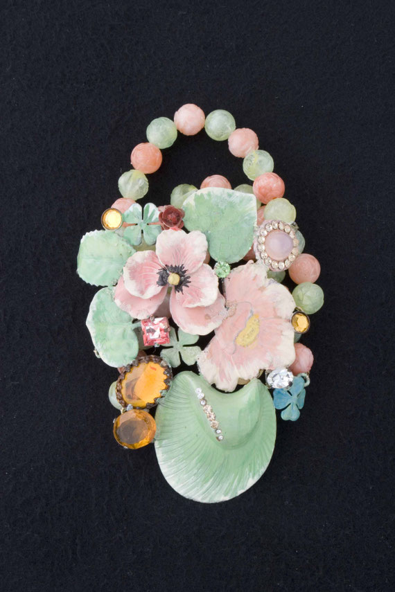 Atelier, Moda, Accessori, Monili, Manufatti, Ornamenti, Annarita, Vitali, Bigiotteria, Bijoux, Epoca, Vintage, Gioielli, Collane, Orecchini, Anelli, Bologna, Collier, Bracciali, Artigianato, Borse, Scarpe, Cappelli, Viole,Minuteria, Fantasia, stilista, el