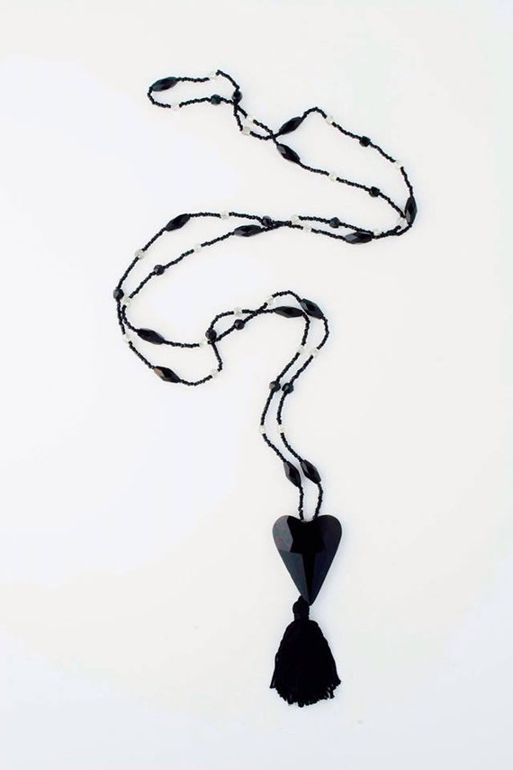 Sautoir con cuore in vetro ,jais, epoca '800 ,Francia