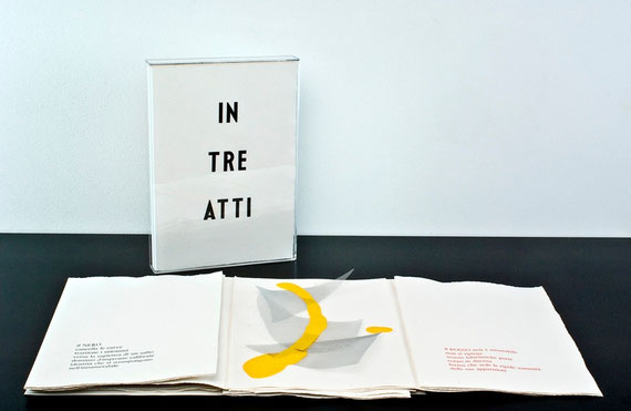 il cofanetto e il libro a fogli sciolti