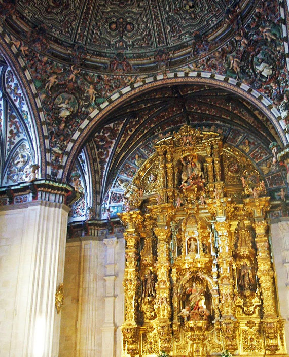 世界遺産「ブルゴス大聖堂」、サンタ・テクラ礼拝堂のチュリゲラ様式の主祭壇