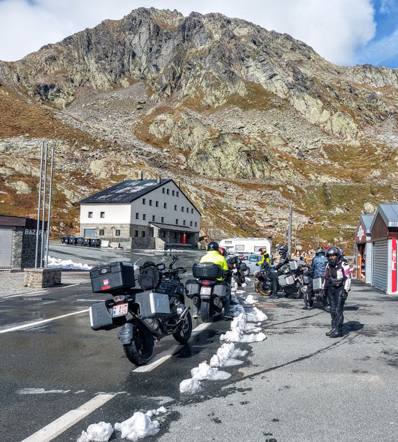 Au sommet du Grand St Bernard !!