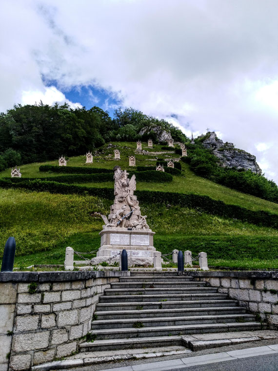 SOMBACOUR, Mont-Calvaire