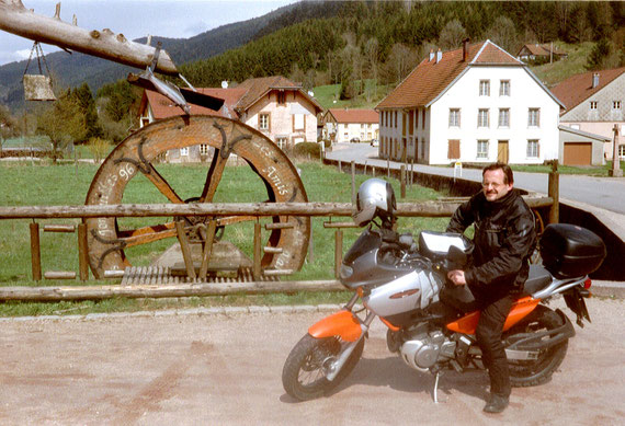 SUZUKI Freewind (Forêt Noire 2001)