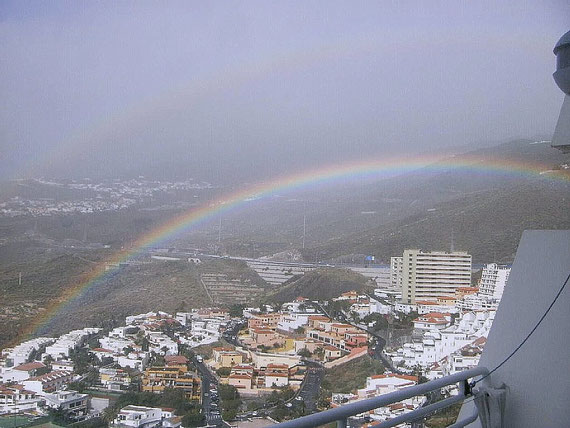 Regenbogen vom Balkon aus bewundern oder aus dem Fenster der Küche.