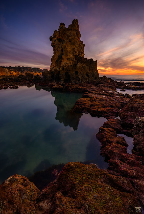 19. Hier hatte man viele Elemente beisammen – den grün schimmernden „Pool“, die tolle Felslandschaft, und das Meer wenige Meter entfernt…