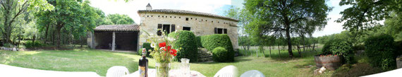 panoramique du gite de la chevalière pour vos vacances - prenez l'apéro ! 