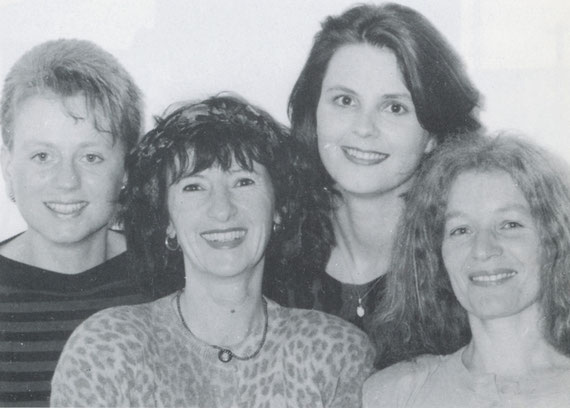 Angela Michaelis (voc, b), Henrica Westenberger (voc), Cordelia von Gymnich (voc), Ruth Eichhorn (voc, g)