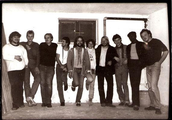 v.l.n.r.: Peter Koch (tr), Frank Spannaus (keyb), Dragan (tr), Georg Dickhaut (sax), Thomas Hegner (git), Angie (gast), Dieter Arnold (dr), Peter Maith (b), Tony Barnes (voc), Martin Schulz (perc)