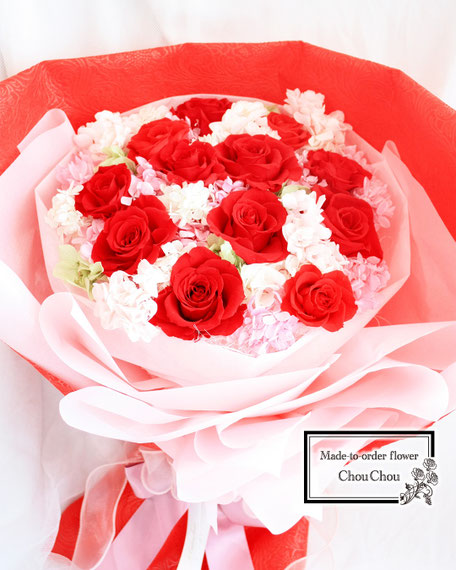 ディズニー　プロポーズ　花束　１２輪　赤薔薇　ダズンローズ　プリザーブドフラワー　ディズニーランドホテル　オーダーフラワー　シュシュ　ChouChou