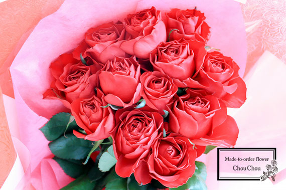 ディズニー　プロポーズ　花束　１２本　赤薔薇　ダズンローズ　マジックキングダムスイート　ランドホテル　オーダーフラワー　シュシュ　ChouChou
