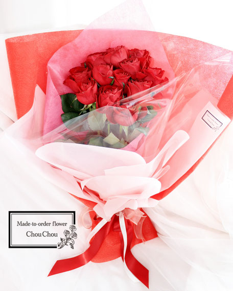 ディズニー　プロポーズ　花束　１２本　赤薔薇　ダズンローズ　マジックキングダムスイート　ランドホテル　オーダーフラワー　シュシュ　ChouChou