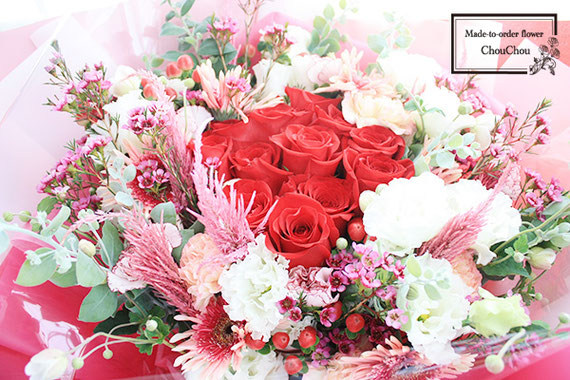 プロポーズ　ダズンローズ  １２本　赤薔薇　花束　花言葉　ミラコスタ  配達　オーダーフラワー シュシュ　chouchou