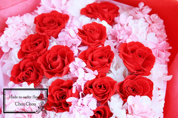 ディズニー　プロポーズ　プリザーブドフラワー　花束　１２輪　赤バラ　ダズンローズ　オーダーフラワー　シュシュ　 ChouChou
