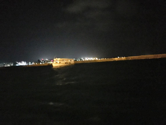 マレの空港から船でリゾート島へ