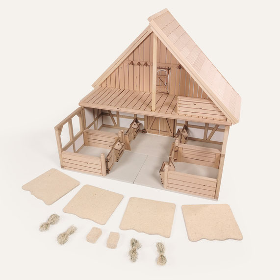 Stallanlage mit 4 Pferdeboxen aus Holz – passend für Schleich® Pferde