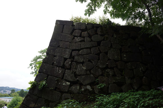 戌亥櫓跡の石垣