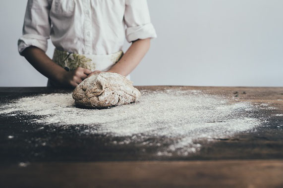Mit Kindern Brot backen; Quelle: pixabay.com