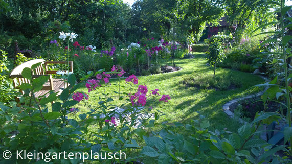 ... und vom Weg in Richtung Garten :-)