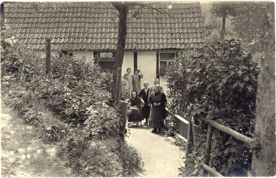 Blanken Haus im Jahre 1926 mit Angehörigen der Familie Molitor