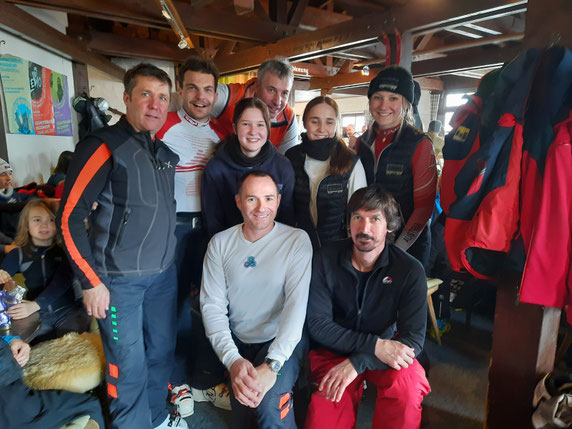 WSV Nofels Trainer Saison 2022-2023 - Foto vom Kaderabschluss am 01.04.2023 - es fehlt Melanie Langer