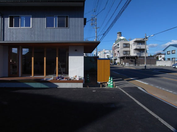 ベーカリーショップ　クロリ・BREAD＆LIFE　店舗併用住宅　松本市　新築工事　長野県松本市の建築家　建築設計事務所　看板サイン工事　現場監理