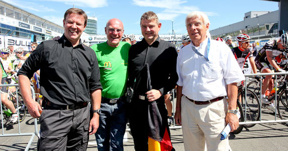 Rudi Altig (2.v.l.) © Rad am Ring