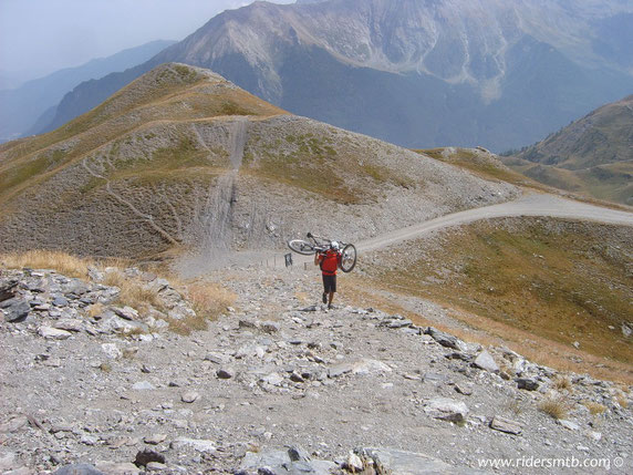 breve tratto di portage verso la Testa dell'Assietta 