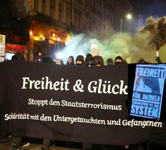 Berlin: "... Solidaritet med dem der er gået under jorden og med fangerne"